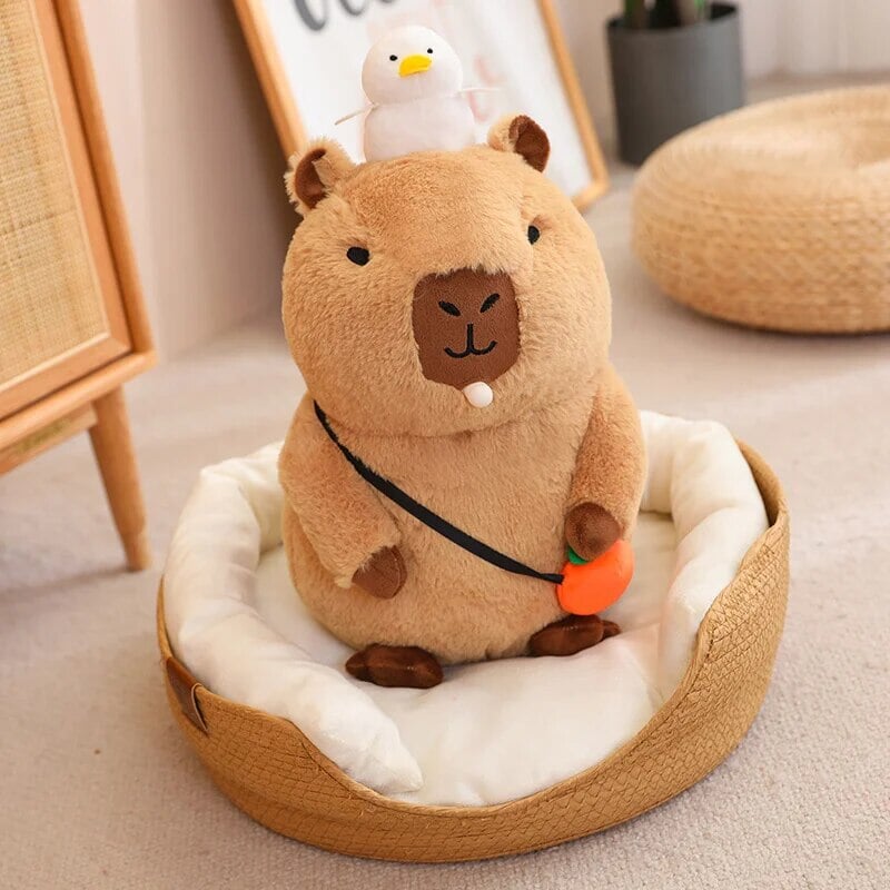 Plüsch Capybara Schlafende Figur – Flauschiges Kuscheltier mit Orange Plushie