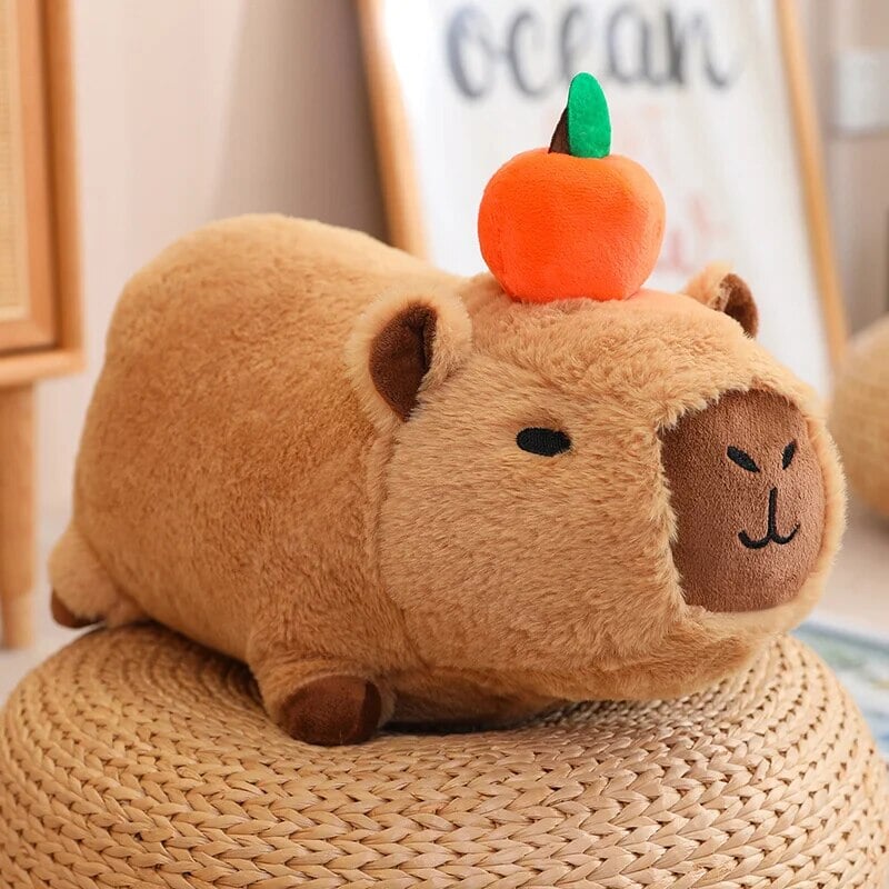 Plüsch Capybara Schlafende Figur – Flauschiges Kuscheltier mit Orange Plushie